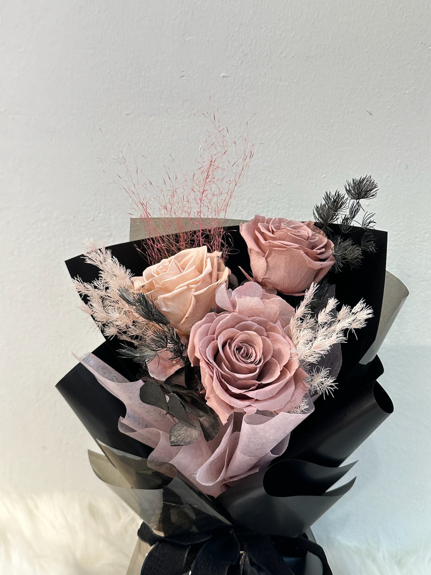 Noir Blush [Preserved]
